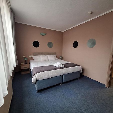 Hotel Unicornis Eger Luaran gambar