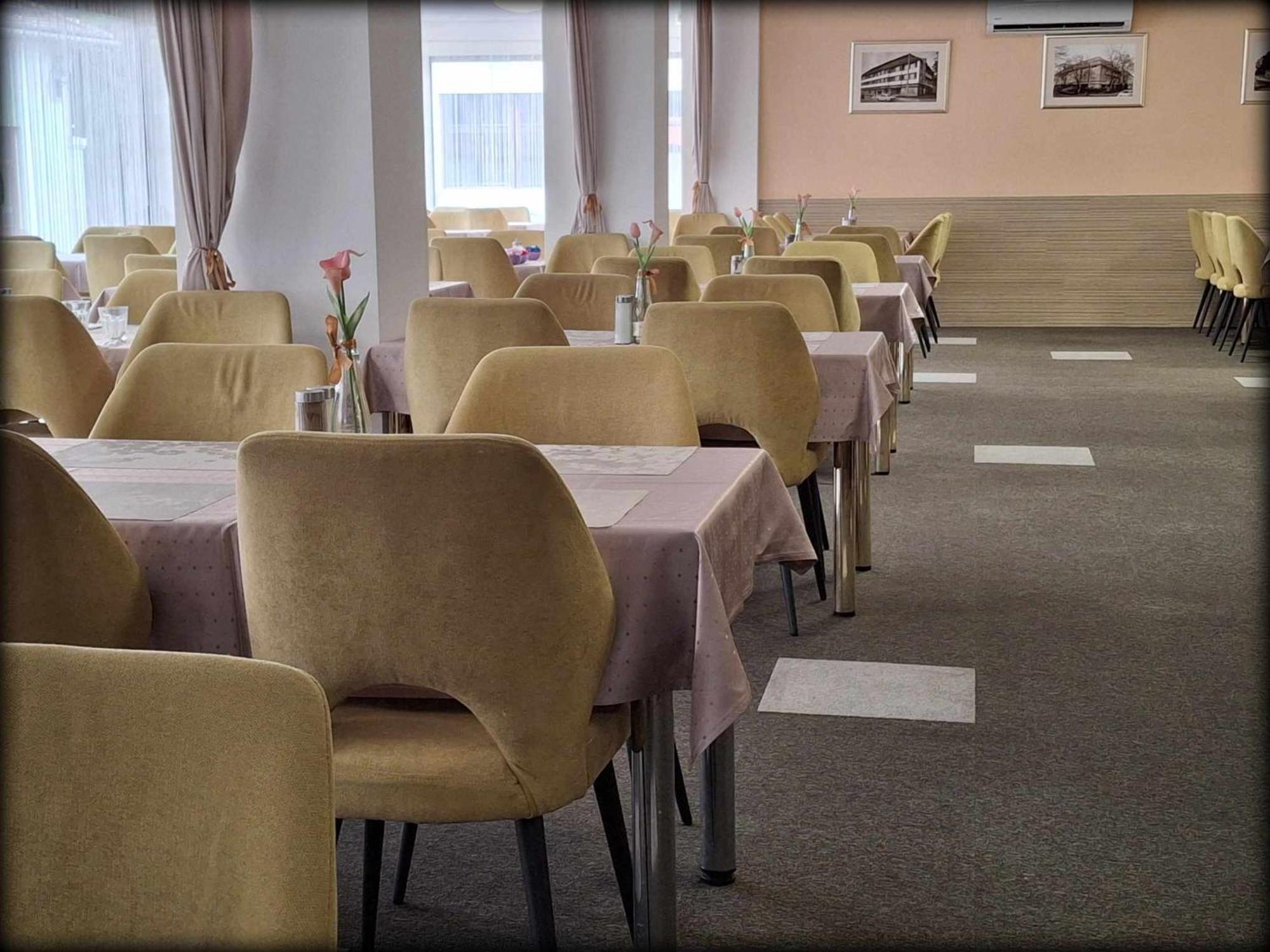 Hotel Unicornis Eger Luaran gambar
